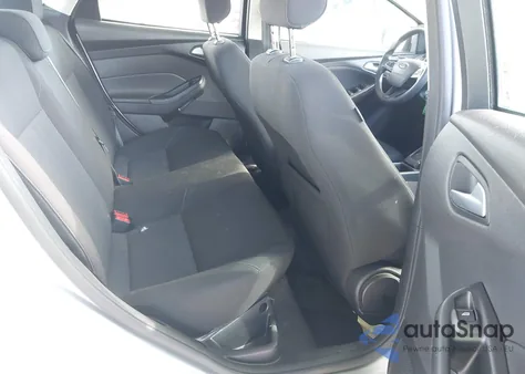 2018 Ford Focus Se z USA, uszkodzony, nr VIN 1FADP3FE3JL231837